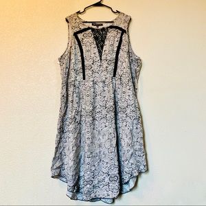 Mlle Gabriella Plus 3XL Black White Lace V-neck